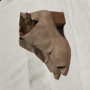 Vintage 93 "Dottie" Peep-toe Boots